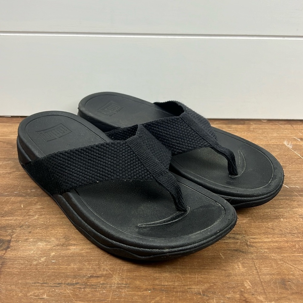 Fitflop black thong sandals size 8 women’s comfort